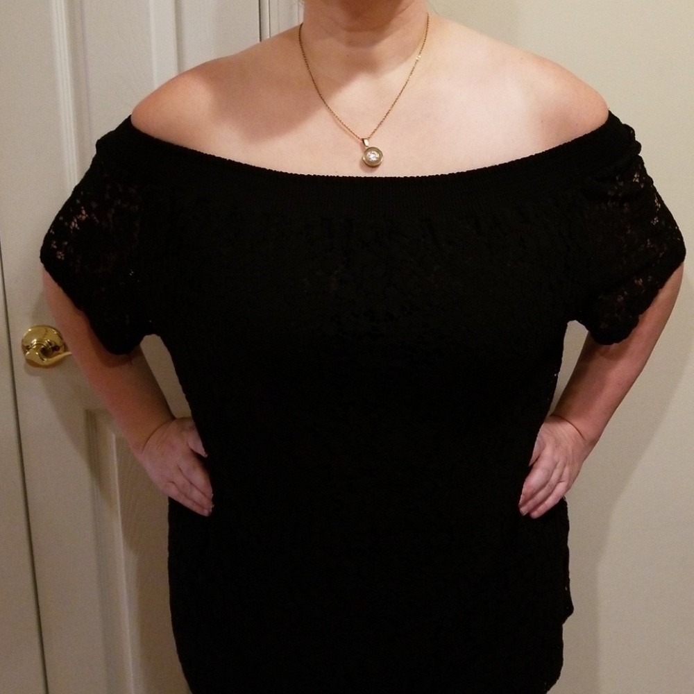 Lace off the shoulder Shirt